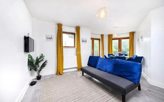 Modern 2 bed apartment in Croydon