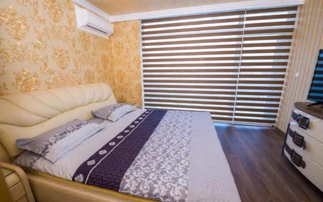 Deluxe Apartments Gallery 2