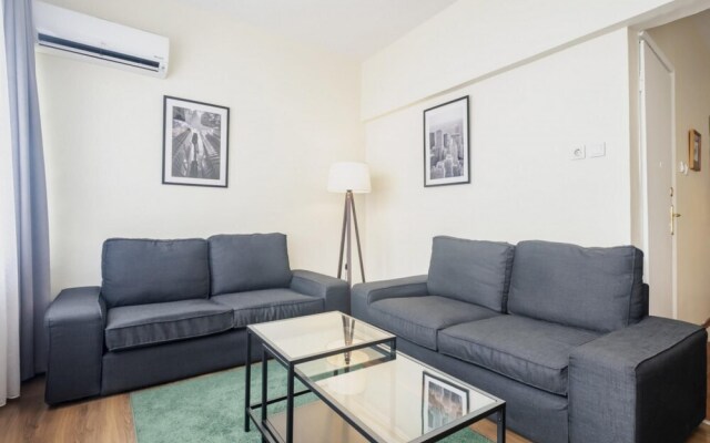 Lovely Flat 6 Min to Taksim Square in Cihangir