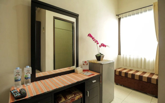 OYO 734 Tuban Torres Accomodation