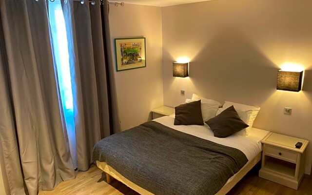 Logis Du Champ De Mars