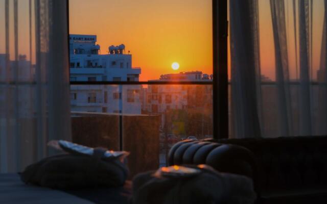 Ekor Elegance Hotel