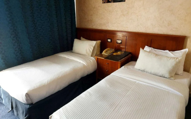 Al Fouad Pyramids & Grand Museum Hotel