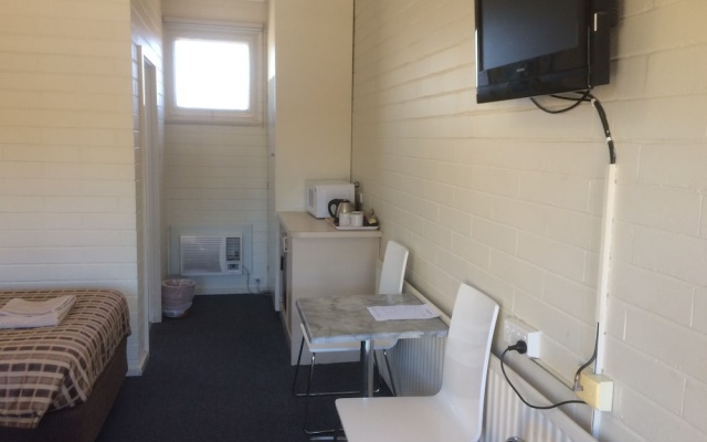 Ambassador Motor Inn Ballarat – Guest Rooms – Ballarat