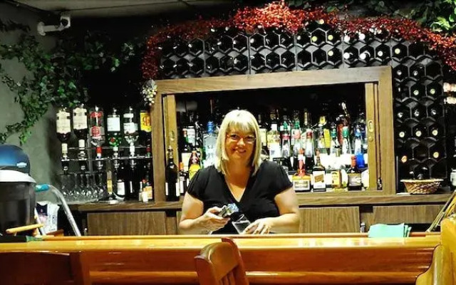 Pinewood Motor Inn