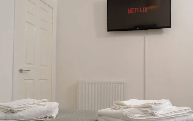 3-bedroom Apartment by Eden Project - Free Parking