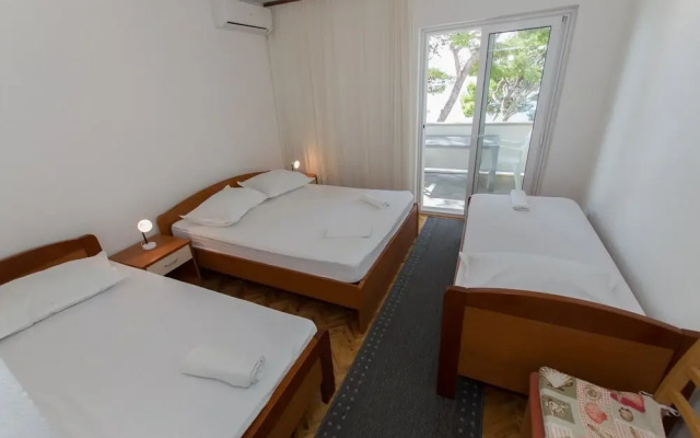 Anka - Amazing Location - SA7