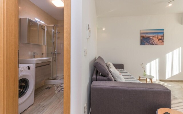 Awesome Apartment in Zadar With Wifi