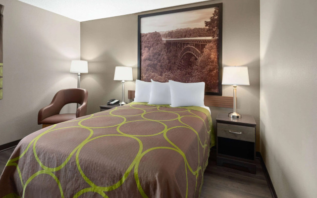 Super 8 by Wyndham Summersville/New River National Park