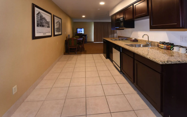 Best Western Plus Ahtanum Inn