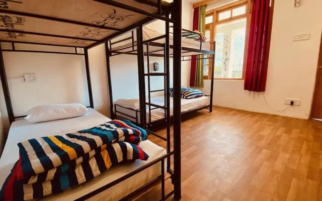 Madpackers Manali - Hostel