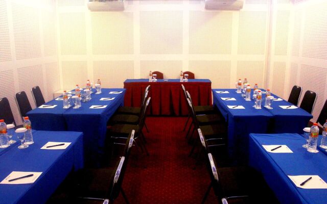 Prima Sr Hotel & Convention