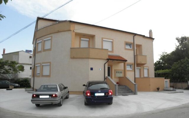 Apartment Ivan - 300 m from sea: A3 Nin, Zadar riviera