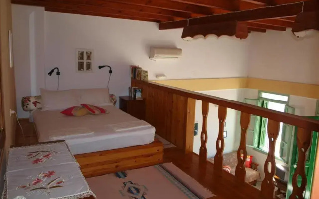 Andreas Apartments