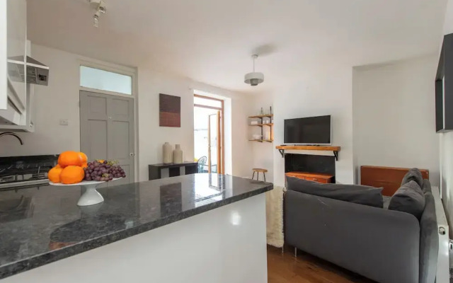 Stratford - Apartment - Sleeps 3 - Great Location