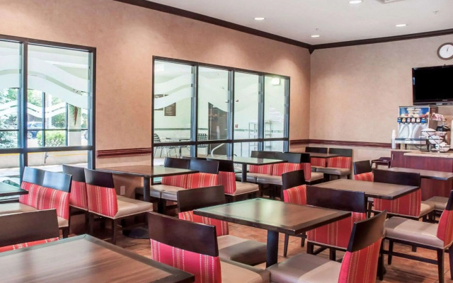 Quality Inn Near Walden Galleria Mall