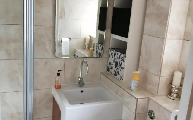 Dream Time Apartments-Aqua Suite