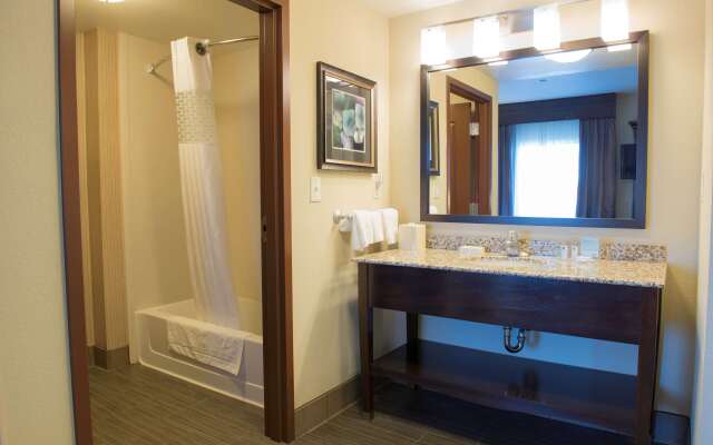 Hampton Inn & Suites Bismarck Northwest