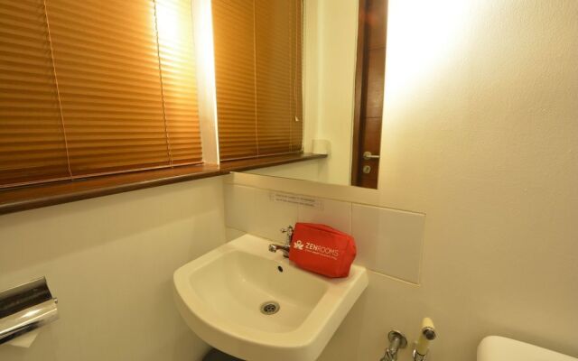 ZEN Rooms Kemang Ampera