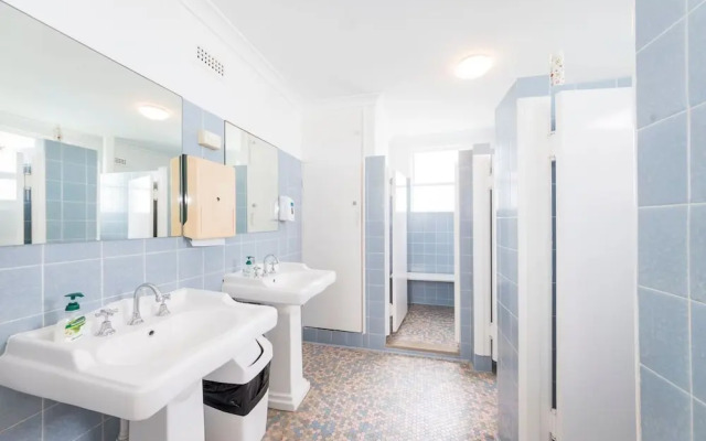 The Happy Pelican Harrington Hotel