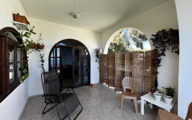 Sea View Spacious Private Villa in Lapta