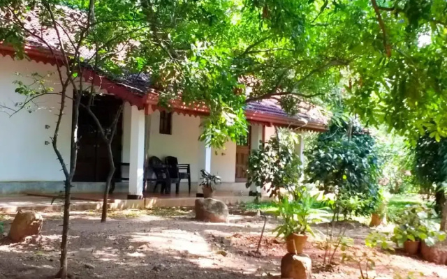 Yoho Lavonrich Bungalow