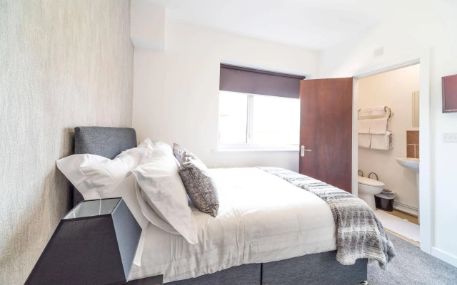 Kirks Korner Hotel