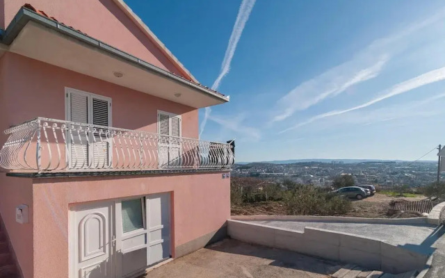 Stunning Apartment in Solin With 3 Bedrooms and Wifi