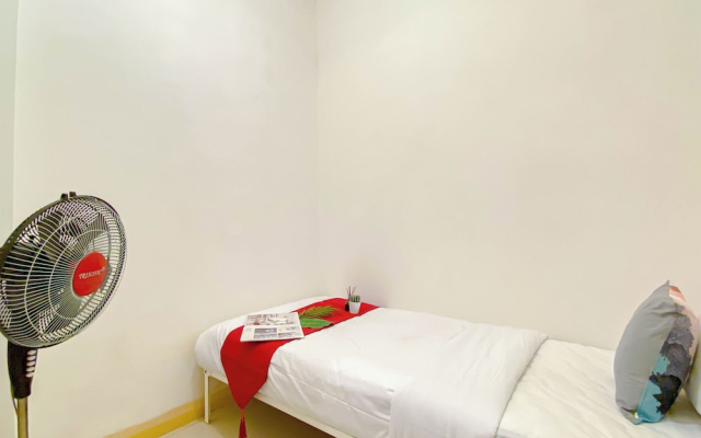 Comfortable And Roomy 2Br At Apartment Green Pramuka City