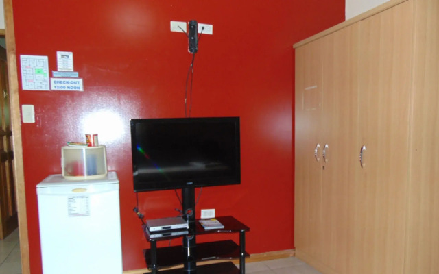 RedDoorz @ Clarkview 21st Street Angeles City
