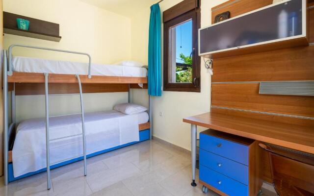 Smaragdi Beachfront Villa
