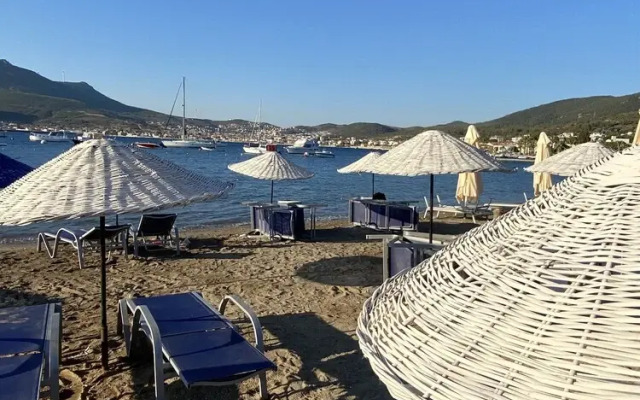 Ionia Liberty Stone Hotel