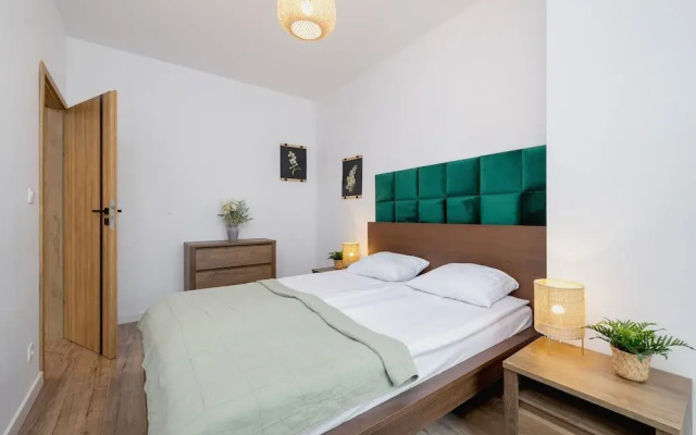 Apartment With Large Balcony by Renters