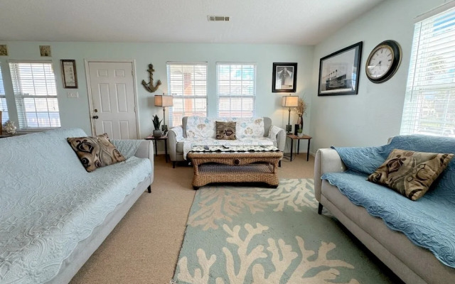 Sea Note 3 Bedroom Home by RedAwning