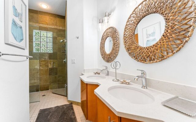 Off The Hook By Beachside Management