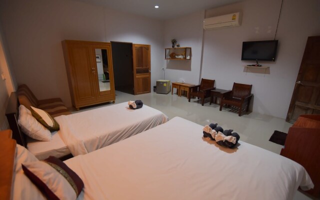 Pinthong Resort - Adults Only