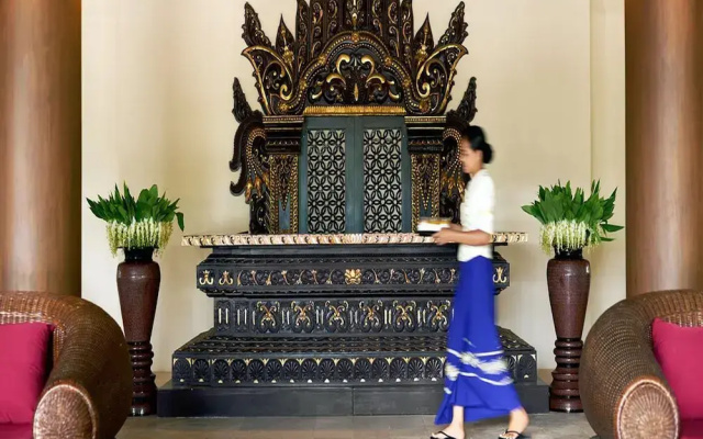 Royal Palace Hotel