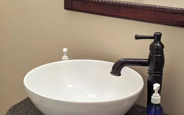 Niagara Creekside B&B