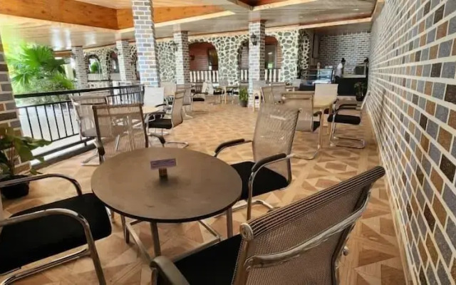 McRoyal Hotel