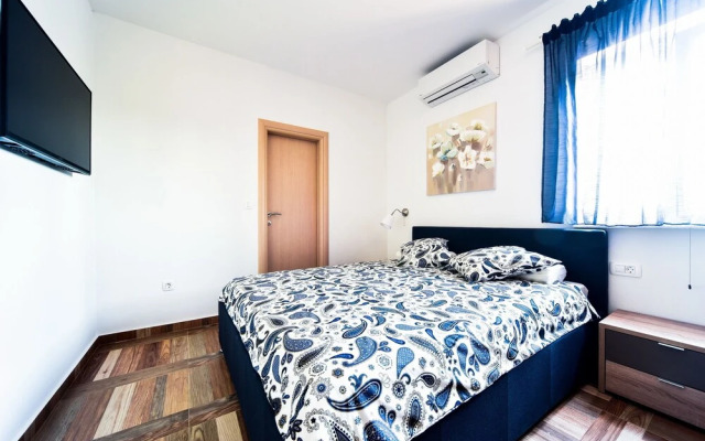 Villa Mary with pool and Sauna