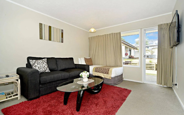 Takapuna Motor Lodge