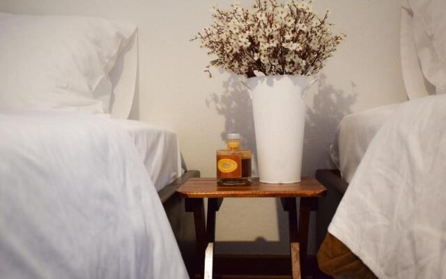 Sunshine house for 9, cozy set up,verandas, sea view.