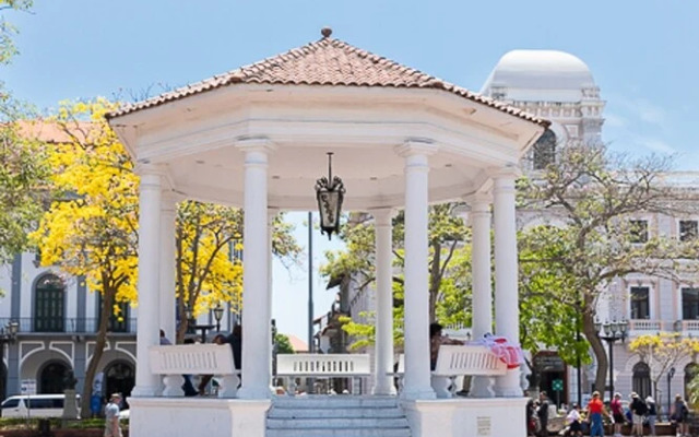 The Plaza Catedral Views by Acomodo Casco Viejo