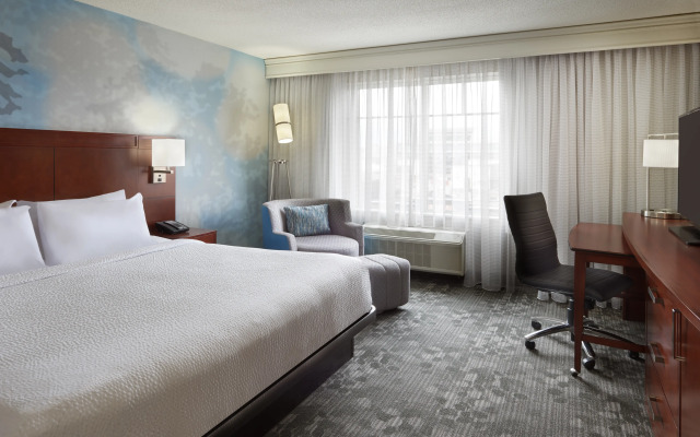 Courtyard by Marriott Downtown Ottawa