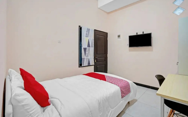 OYO Life 90649 Raja Residence Syariah