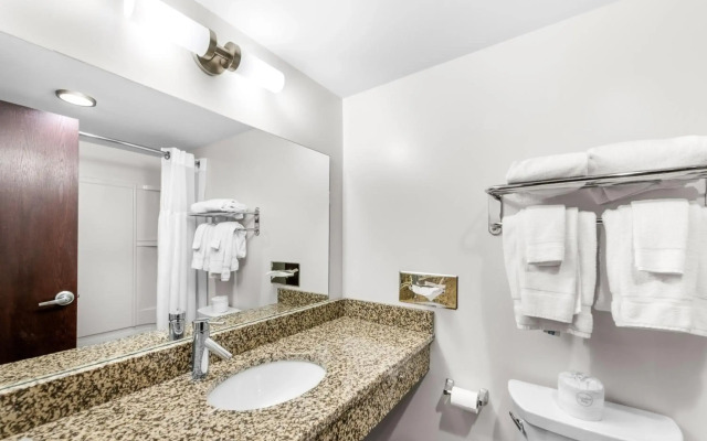 Quality Inn & Suites Columbus