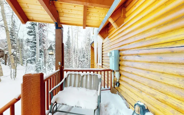 Quiet 2BR Fireplace Balcony W & D
