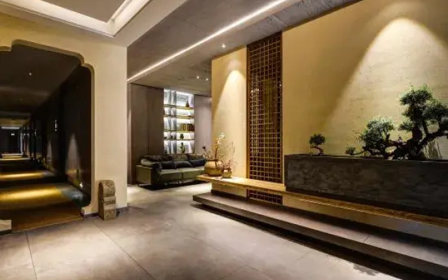 Chonpines Hotel (Daqing West Railway Station Wanda Plaza Branch)