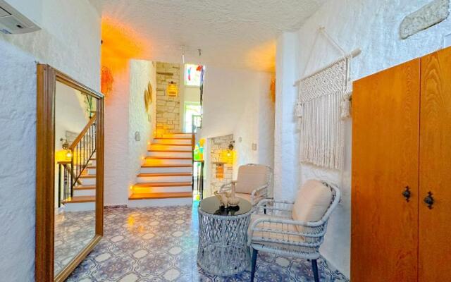 The Fountain Çeşme