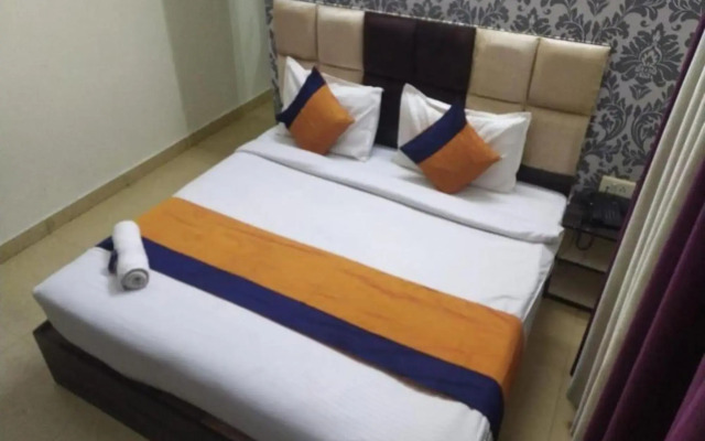 Hotel Shri Hari by OYO Rooms